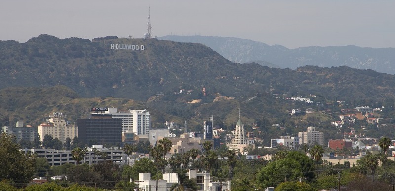 Hollywood_sign_from_farmers_market