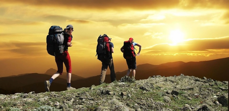 hikers-1147796_960_720