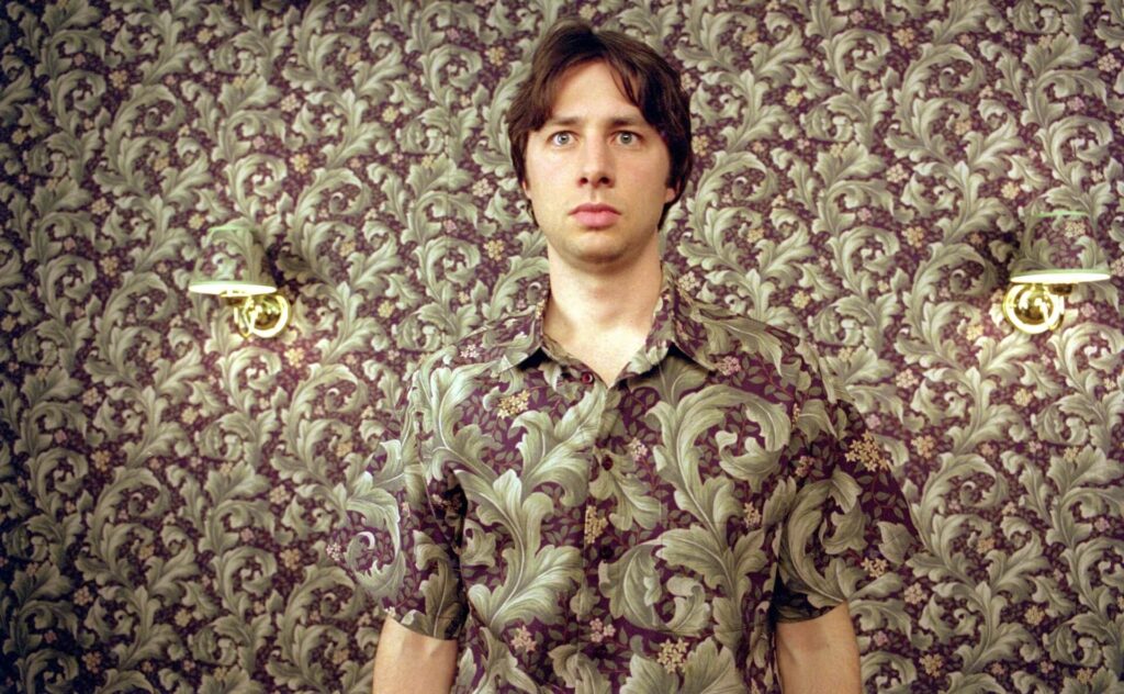 Andrew (Zach Braff) blending into a wall in ‘Garden State’